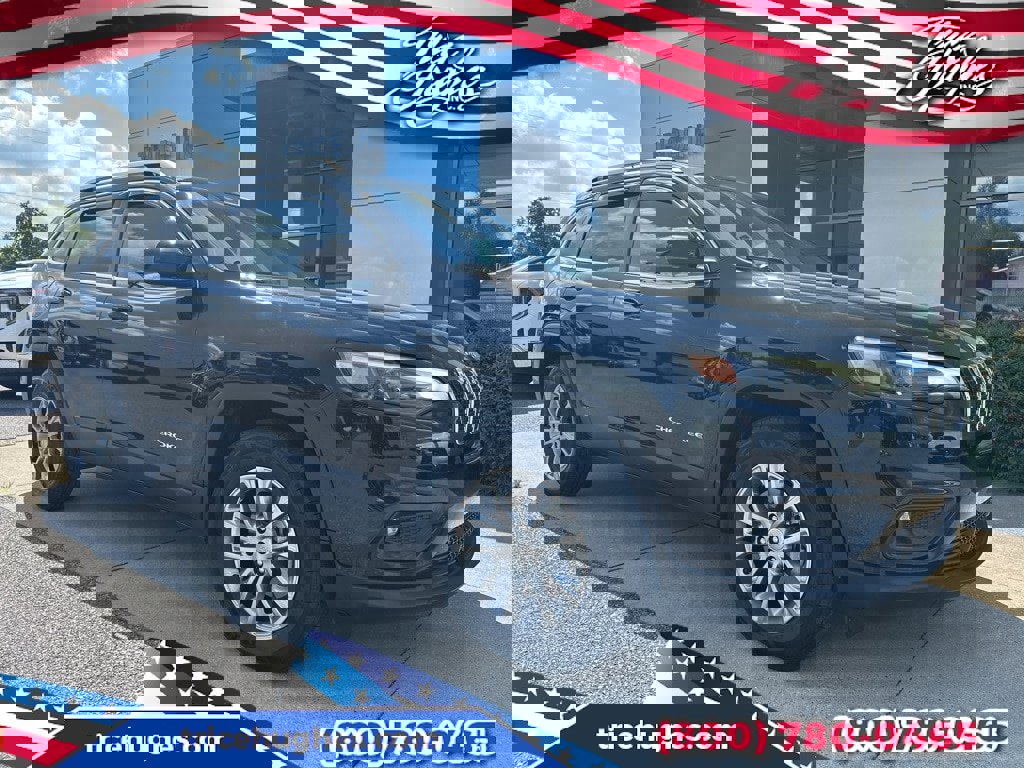 Used 2021 Jeep Cherokee Latitude Lux w/ Comfort/Convenience Group