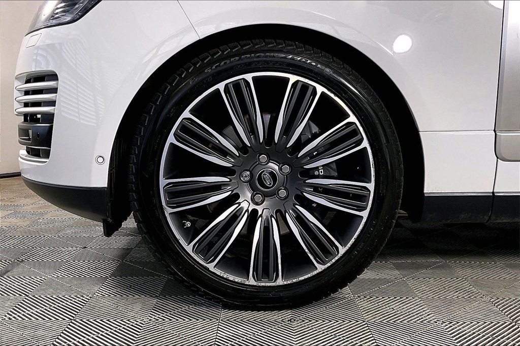 Used 2022 Land Rover Range Rover Westminster Edition image 8