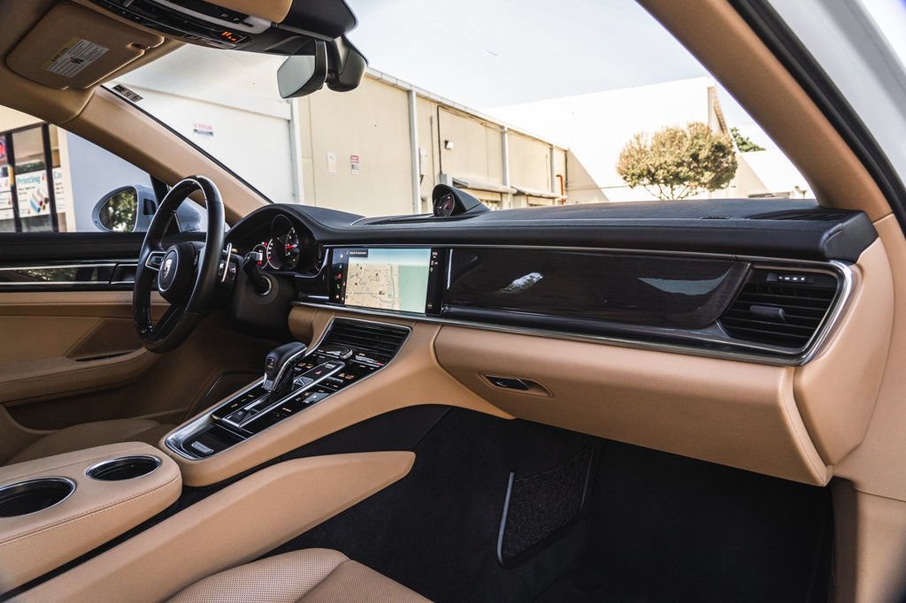 Used 2023 Porsche Panamera image 28