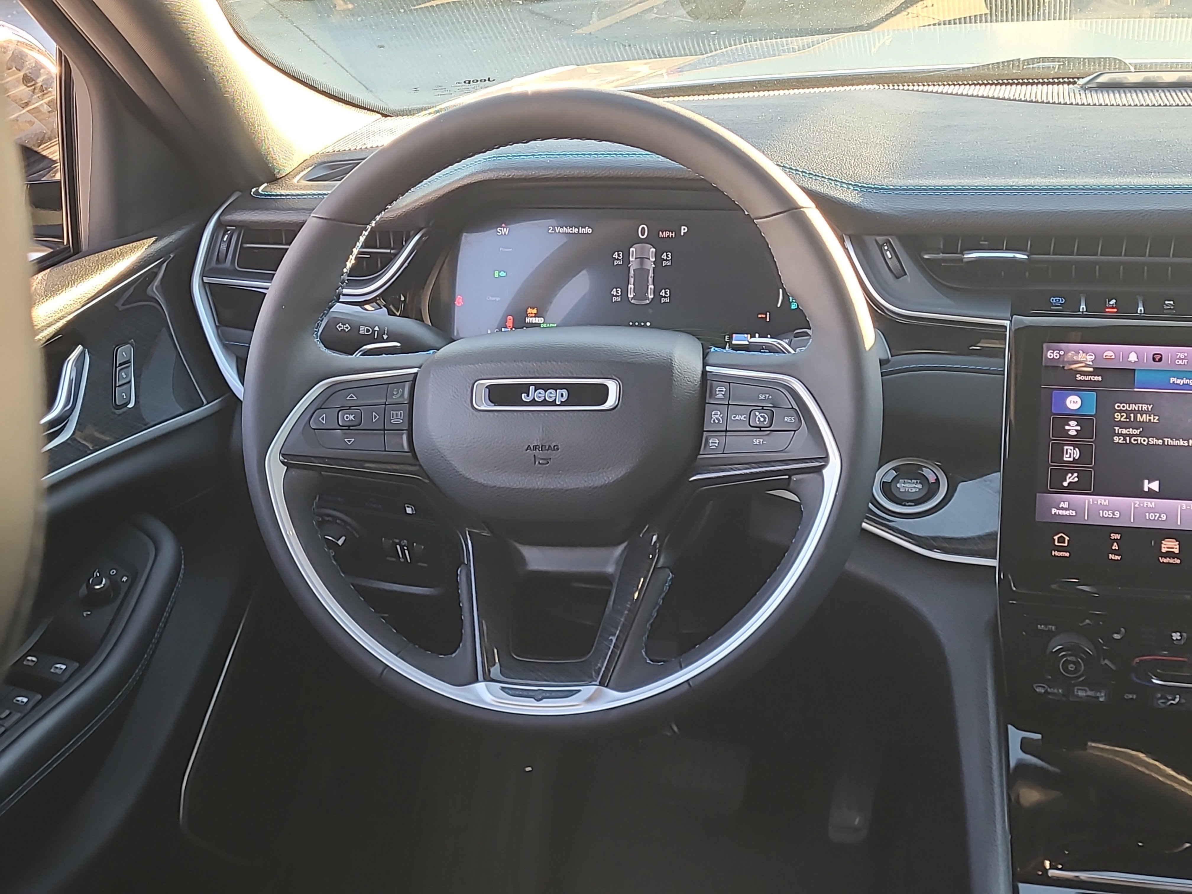 Used 2024 Jeep Grand Cherokee Trailhawk image 15