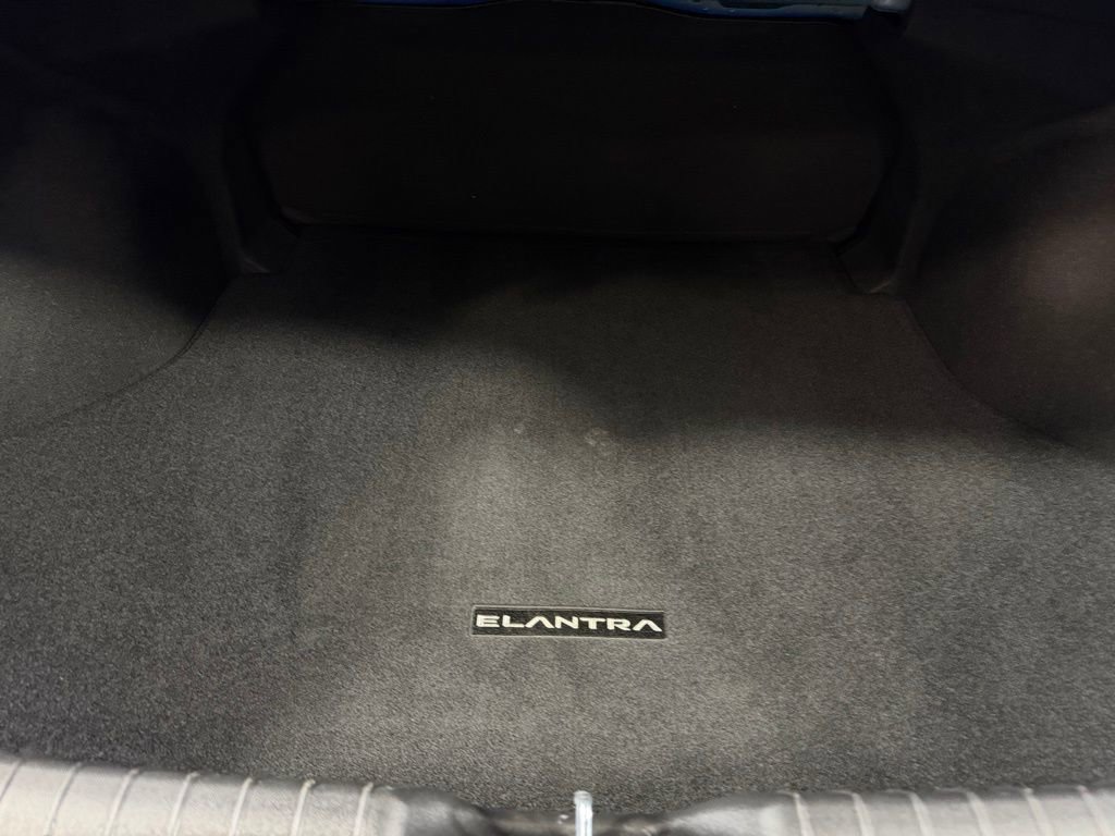 Used 2025 Hyundai Elantra Sport image 27