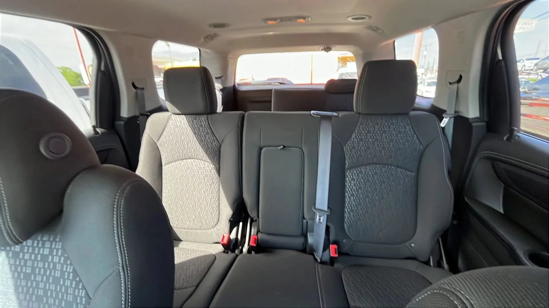 Used 2014 GMC Acadia SLE FWD image 13