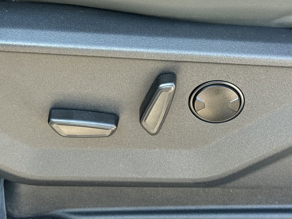 Used 2025 Ford Expedition Max Active RWD image 24