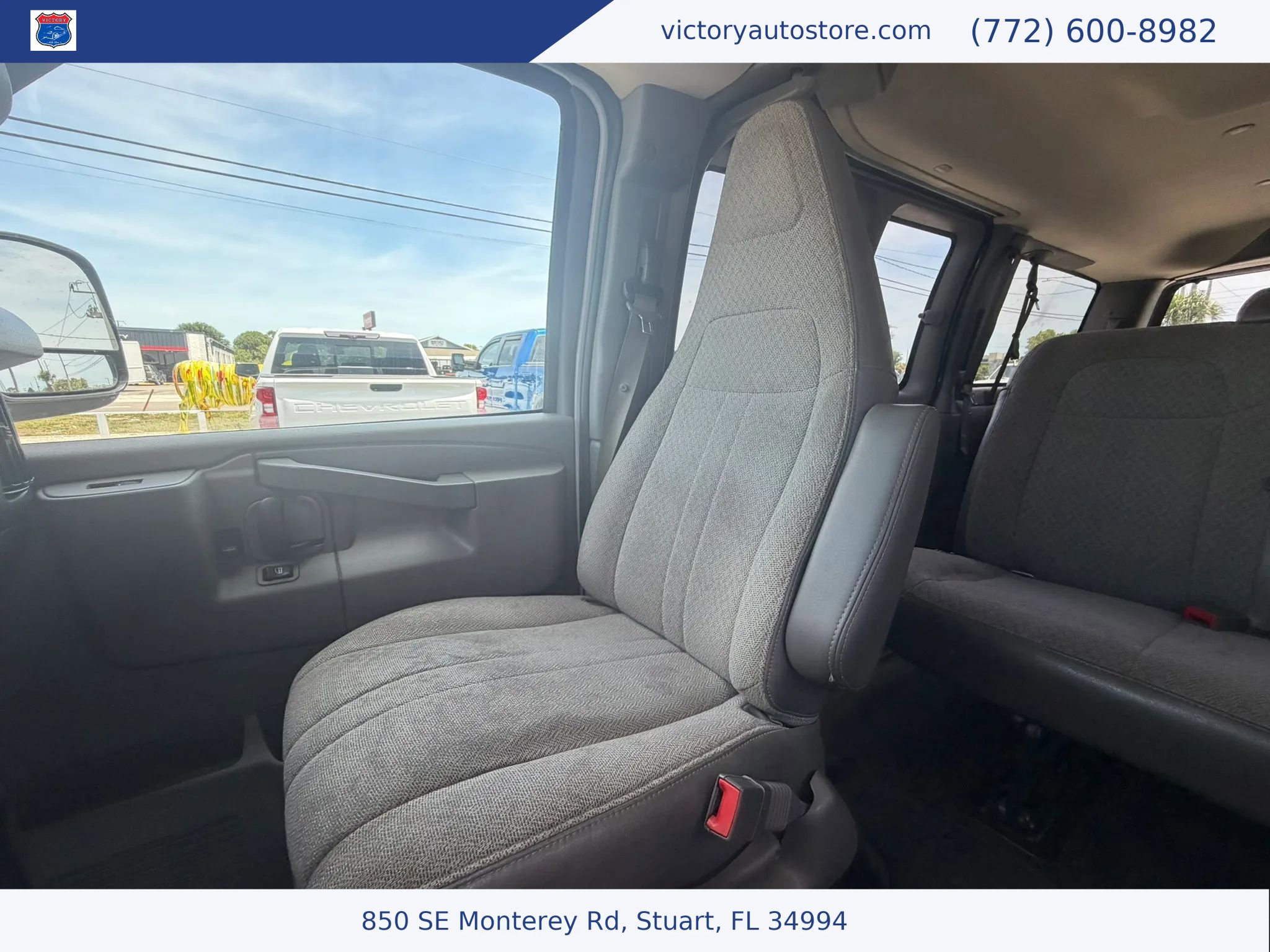 Used 2018 Chevrolet Express 3500 LT w/ LT Preferred Equipment Group RWD image 16