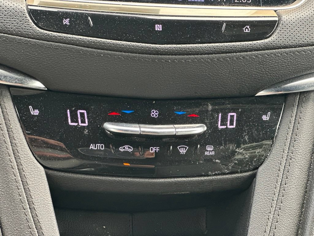 Used 2020 Cadillac XT5 Premium Luxury w/ LPO, Floor Liner Package AWD/4WD image 25