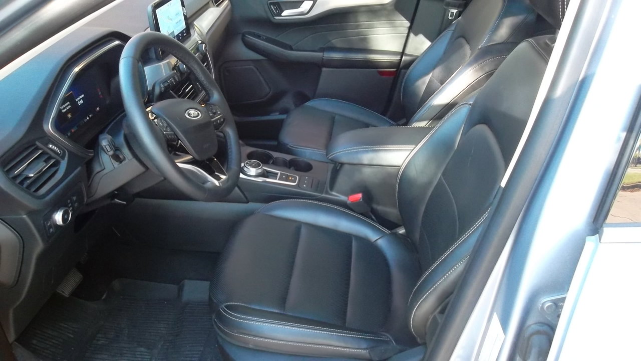 Used 2022 Ford Escape Titanium image 8
