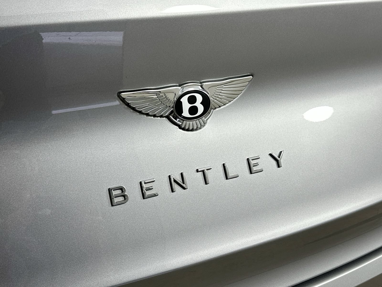 Used 2023 Bentley Bentayga Extended Wheelbase AWD/4WD image 65