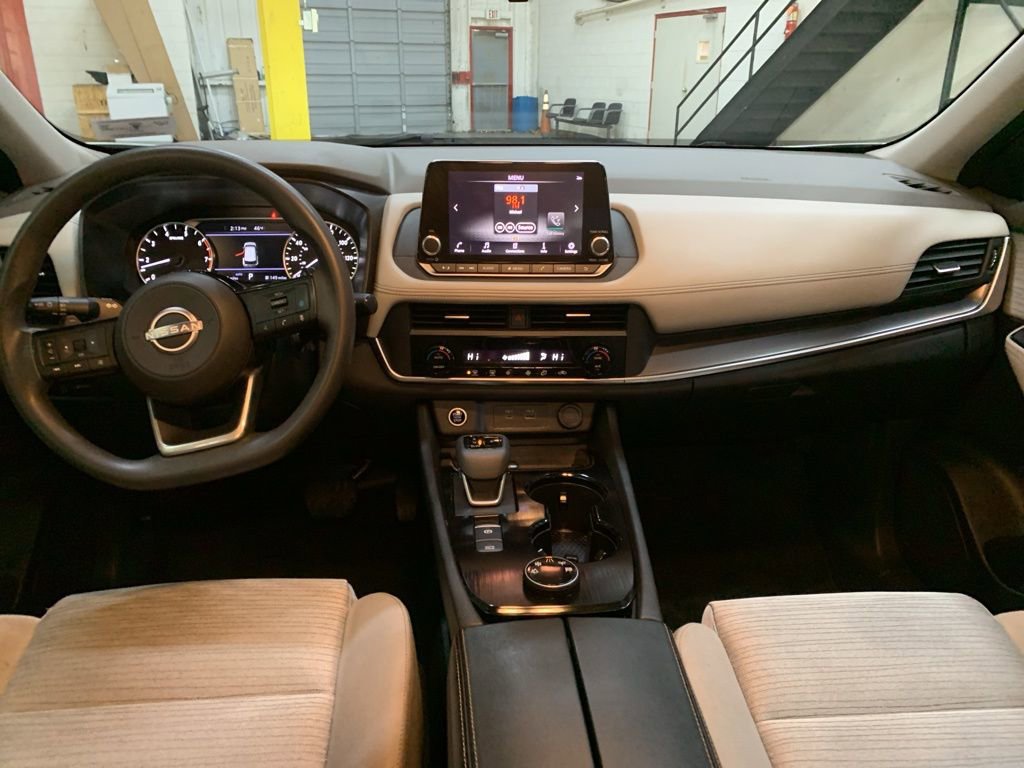 Used 2023 Nissan Rogue SV image 15