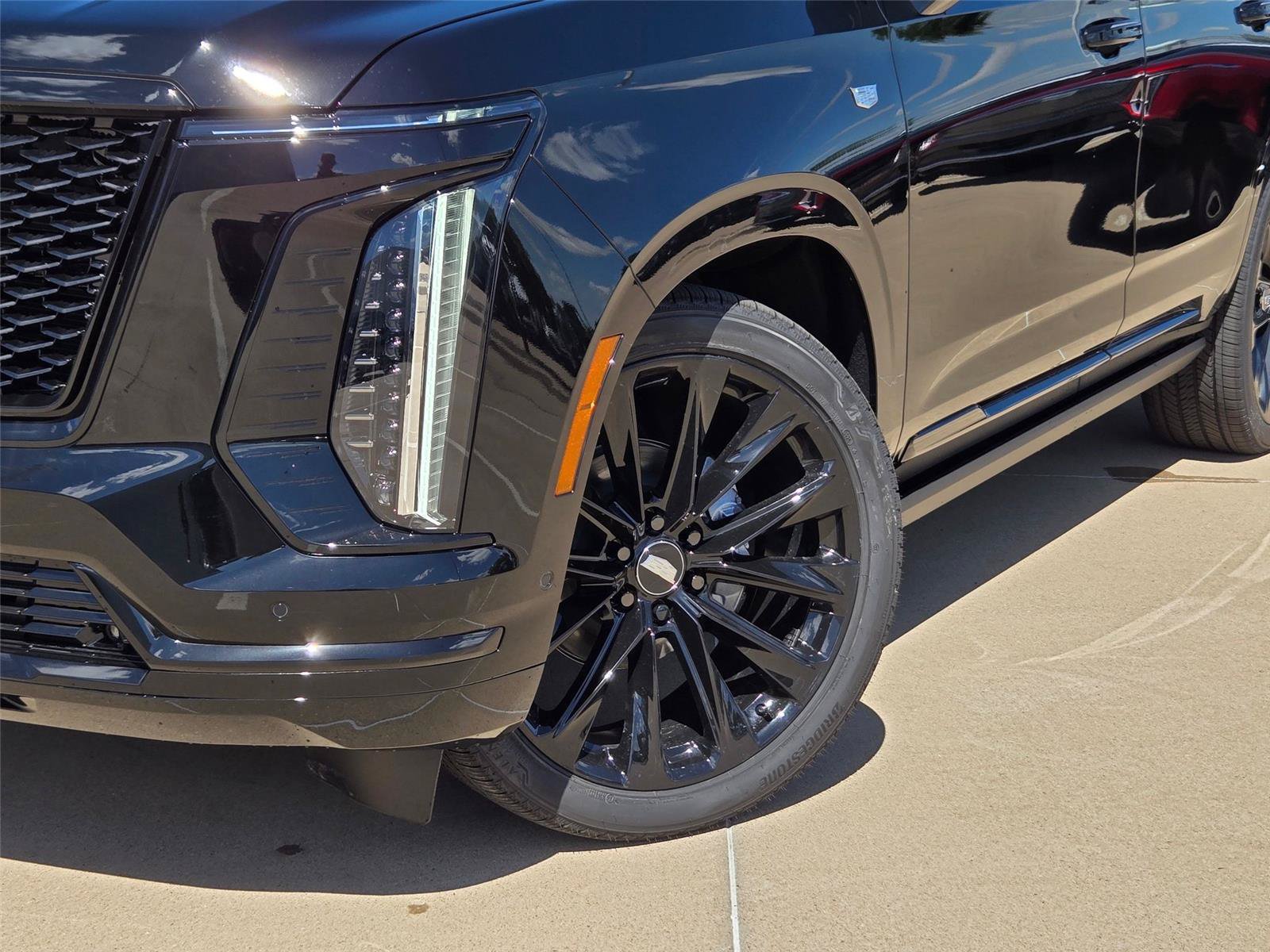 New 2026 Cadillac Escalade Platinum Sport w/ LPO, ONYX Package AWD/4WD image 7