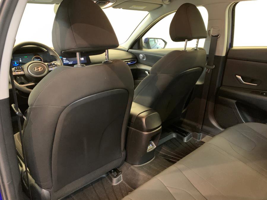 Used 2024 Hyundai Elantra SEL image 34