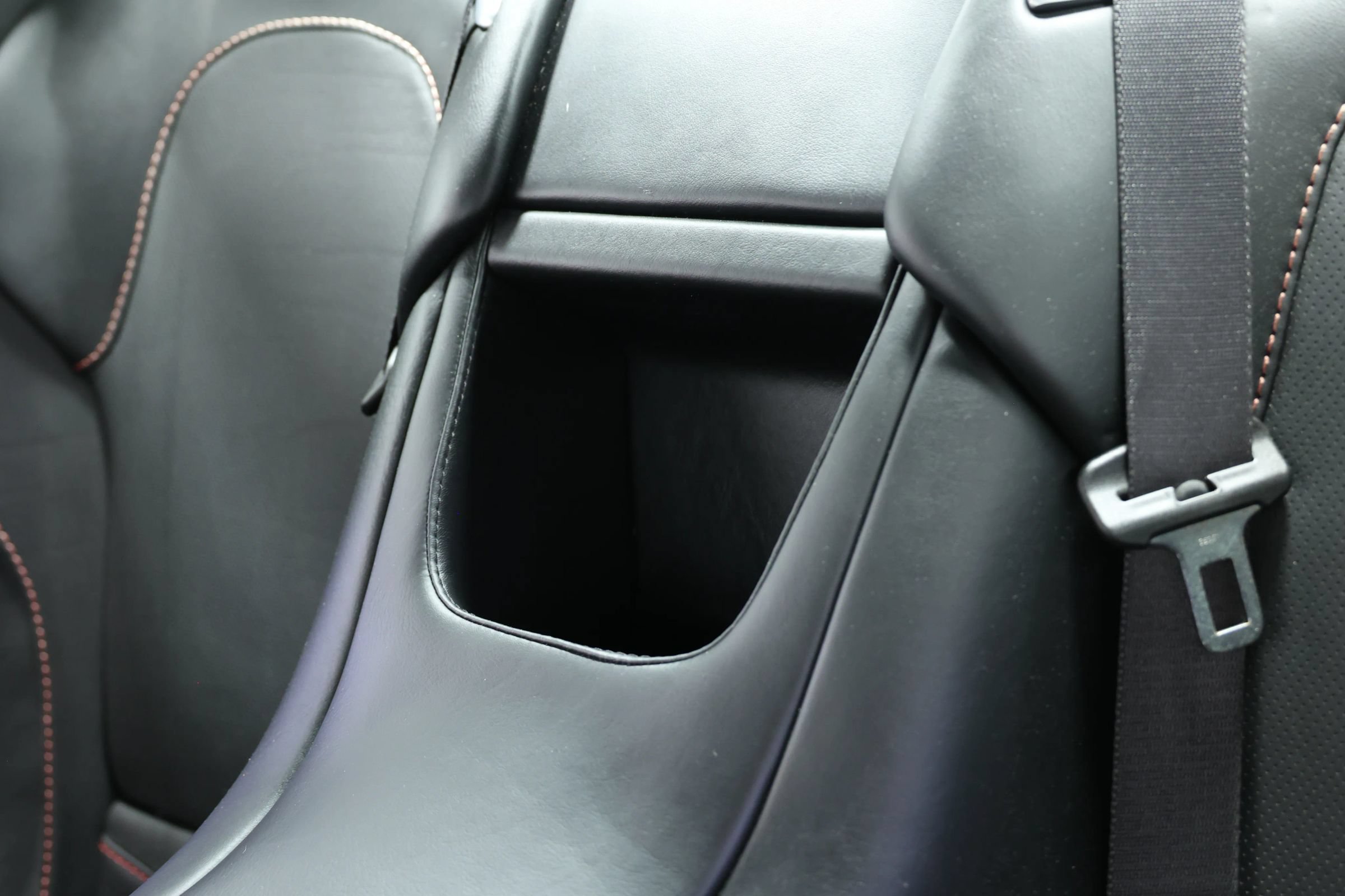 Used 2014 Aston Martin Vanquish Coupe RWD image 49
