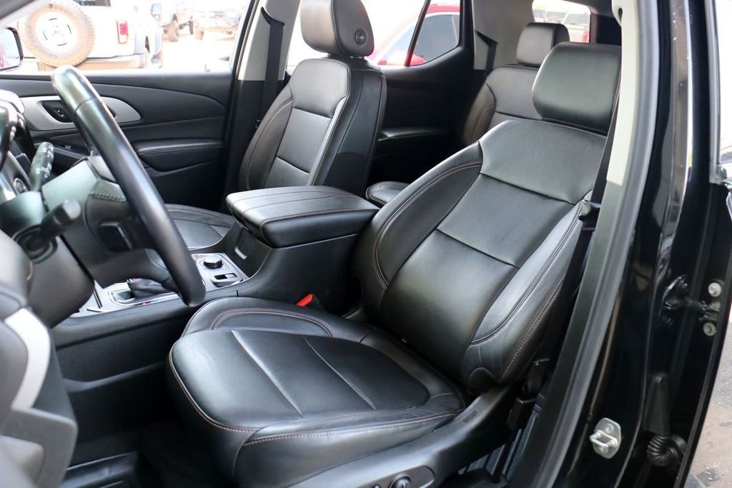Used 2019 Chevrolet Traverse RS FWD image 17