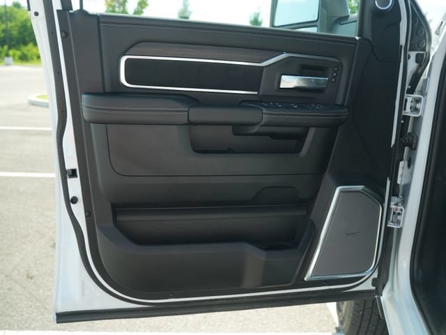 New 2026 RAM 3500 Laramie AWD/4WD image 13