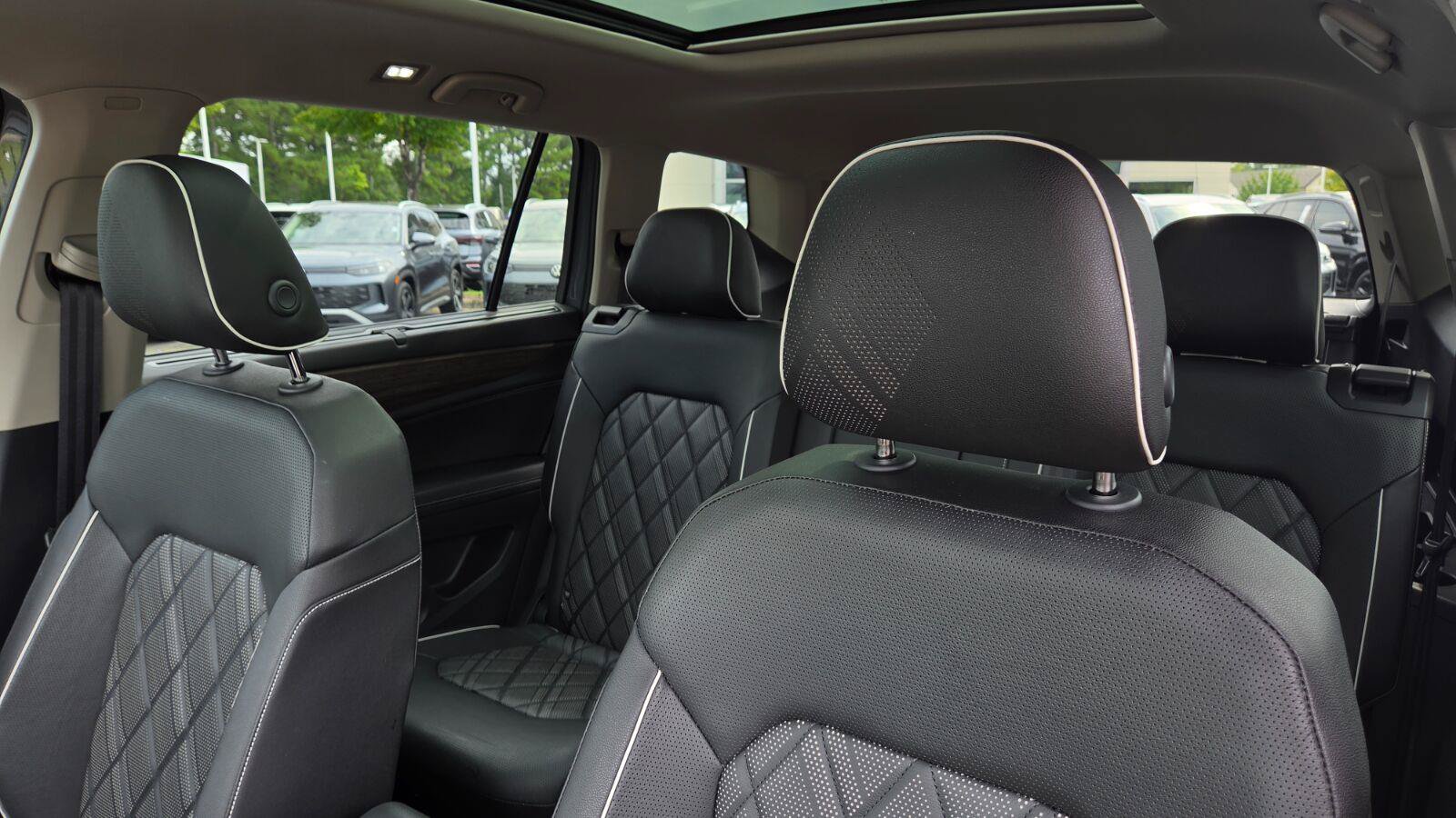 Certified 2025 Volkswagen Atlas SEL Premium R-Line AWD/4WD image 48