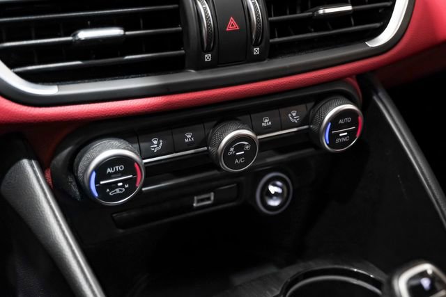 Used 2021 Alfa Romeo Giulia Sprint w/ Nero Edizione RWD image 32