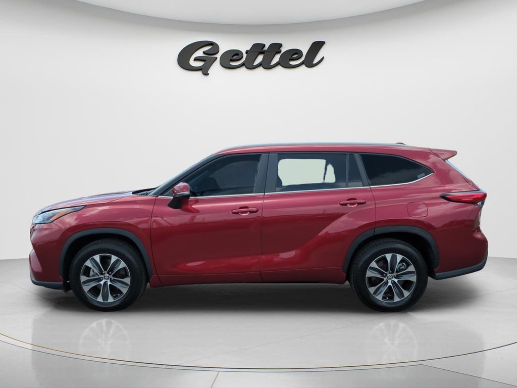 Used 2023 Toyota Highlander XLE FWD image 8