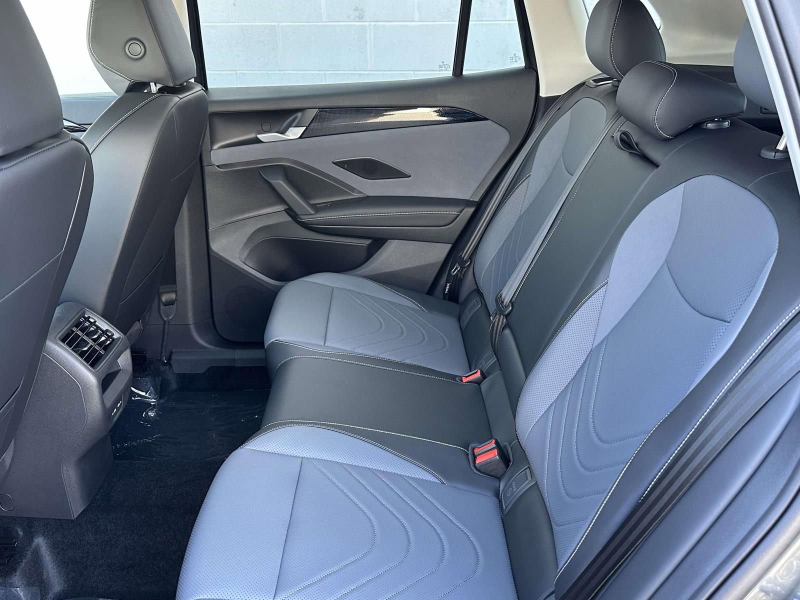 New 2026 Volkswagen Tiguan SE image 13