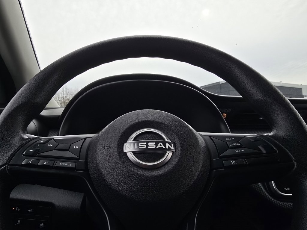 Used 2024 Nissan Kicks S image 23