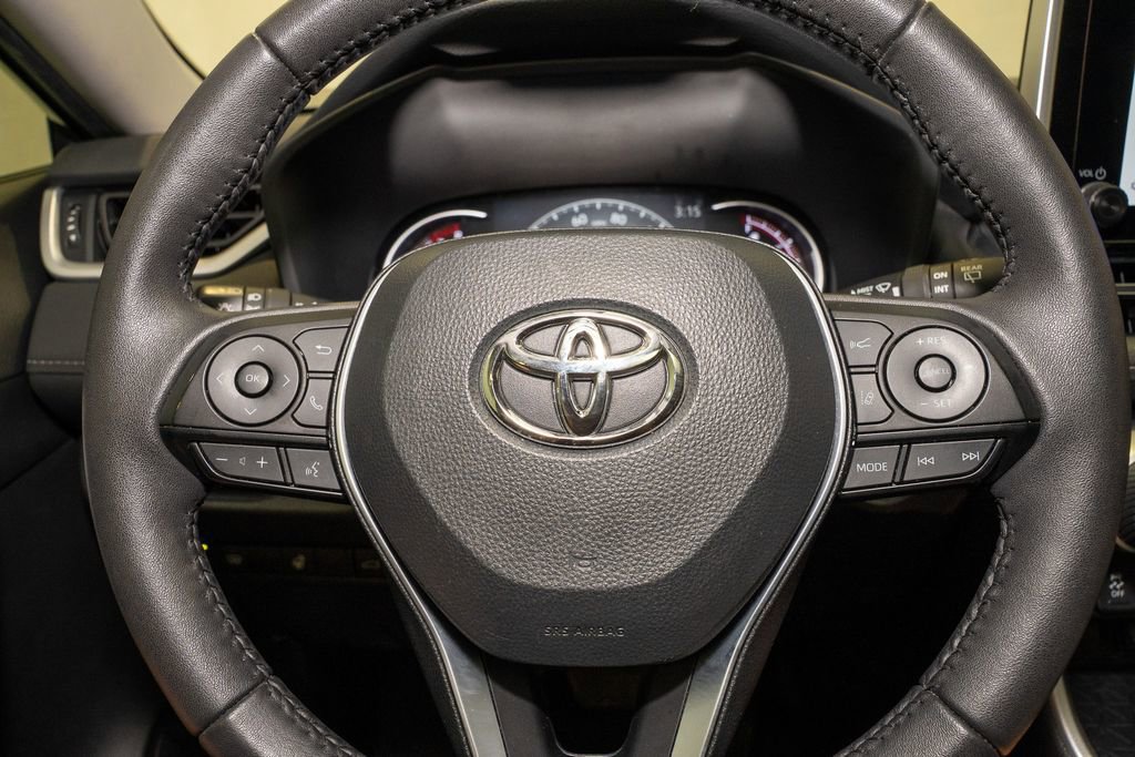 Used 2023 Toyota RAV4 XLE Premium image 19