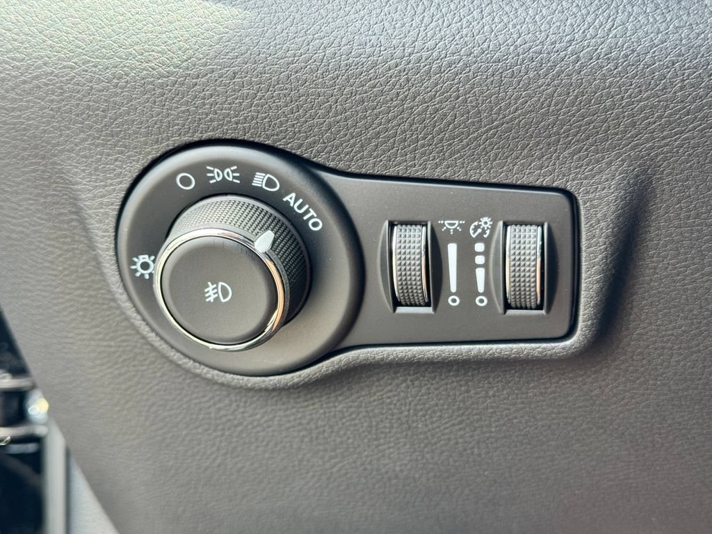 New 2026 Jeep Compass Limited w/ Sun, Sound & Navigation Group AWD/4WD image 26