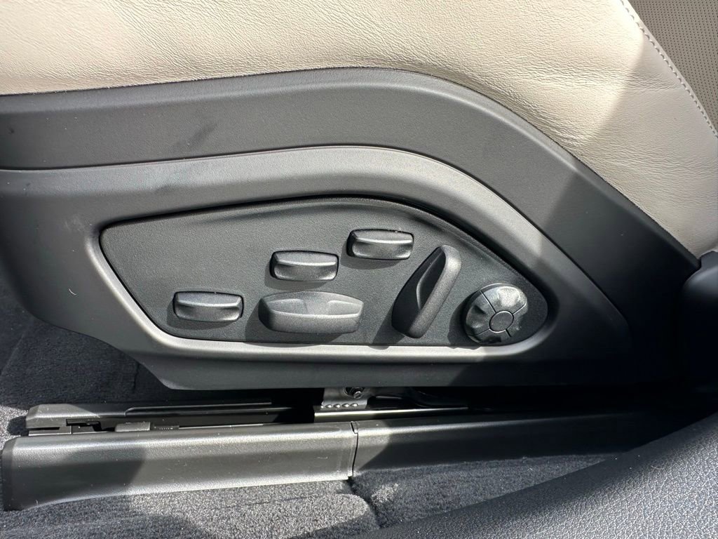 Used 2026 Porsche Panamera 4 image 17