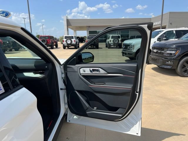 Used 2025 Ford Explorer ST RWD image 37