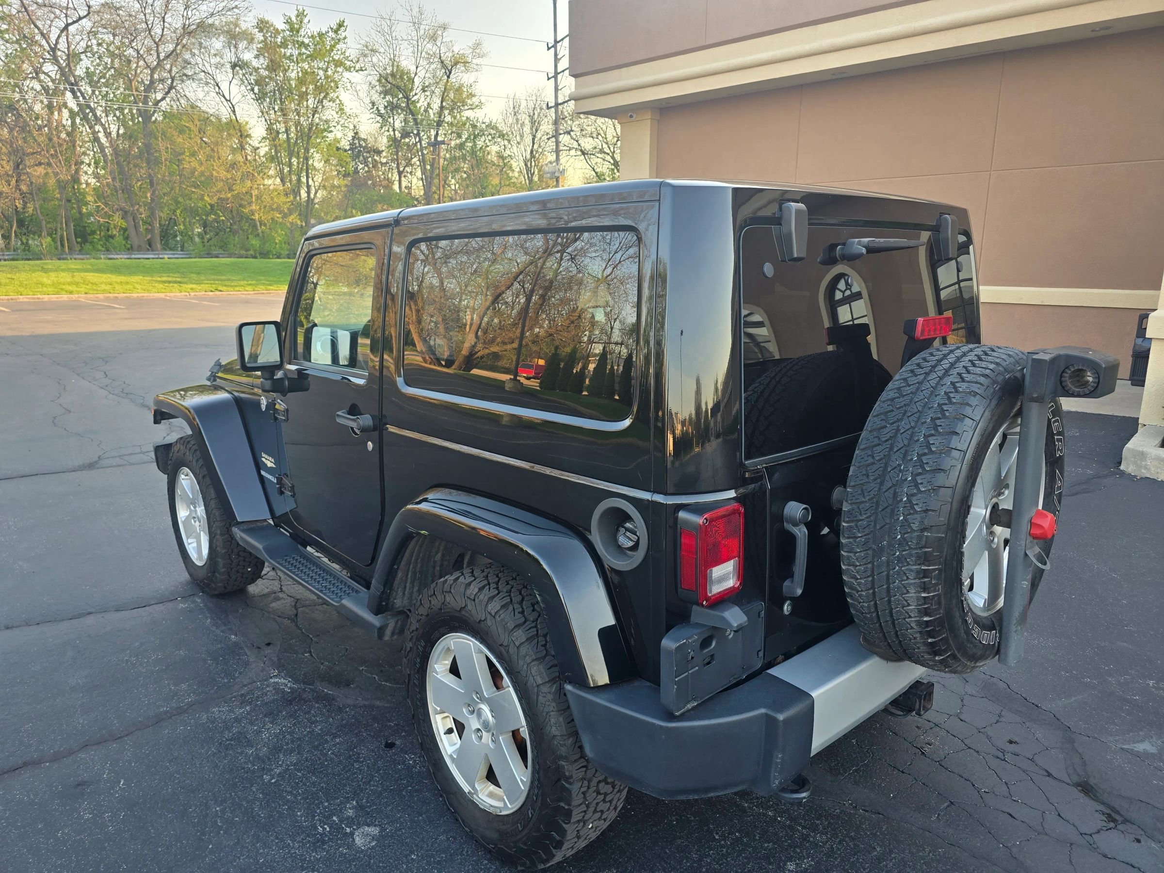 Used 2012 Jeep Wrangler Sahara w/ Connectivity Group AWD/4WD image 7