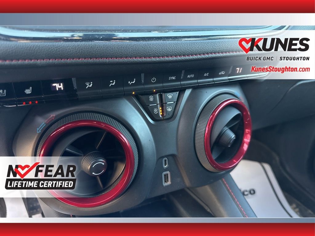 Used 2019 Chevrolet Blazer RS image 32