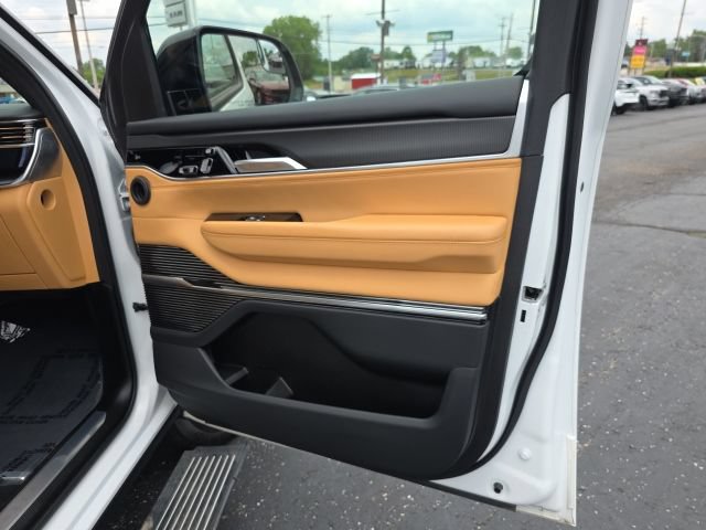 Used 2025 Jeep Grand Wagoneer L Series III w/ Rear Seat Video Group 1 AWD/4WD image 47