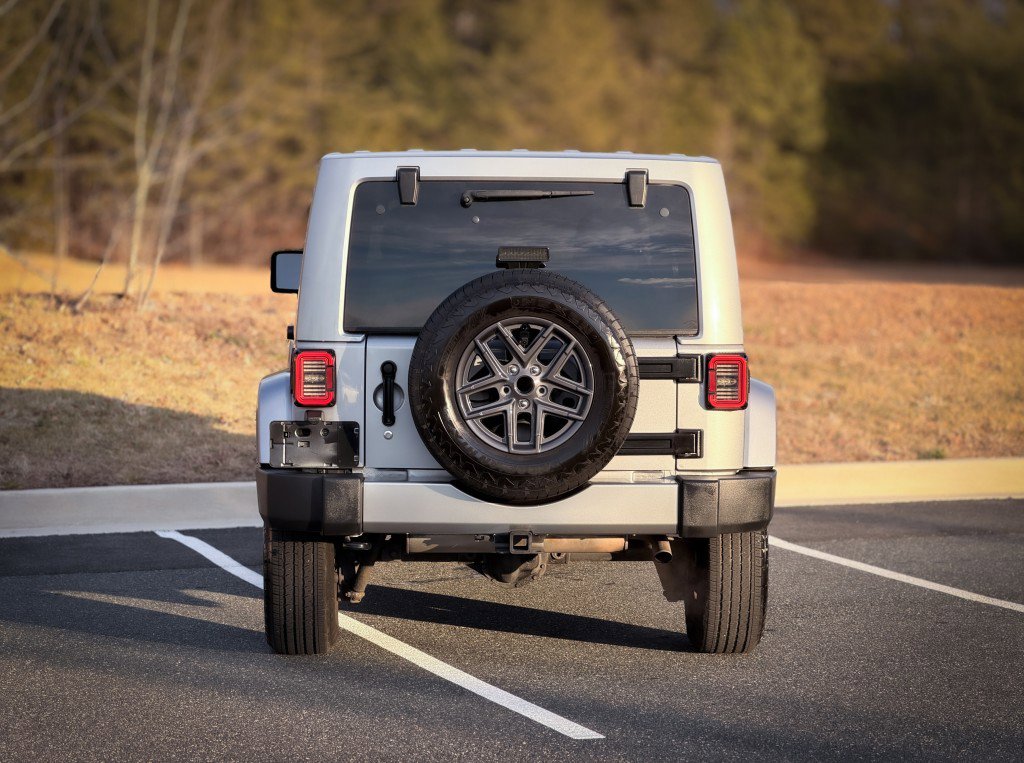 Used 2013 Jeep Wrangler Unlimited Sahara w/ Connectivity Group image 7