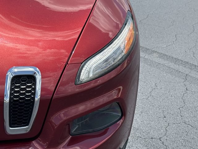 Used 2015 Jeep Cherokee Sport FWD image 14