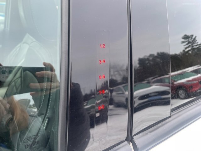 Used 2018 Ford Explorer Platinum image 17