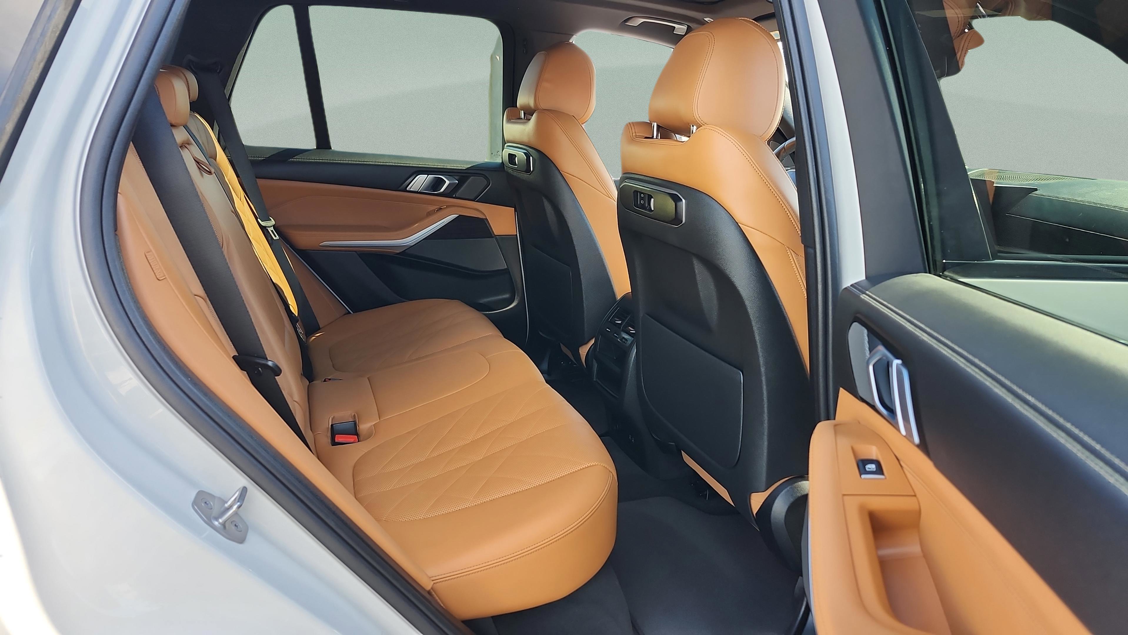 Certified 2024 BMW X5 xDrive50e w/ M Sport Package image 18