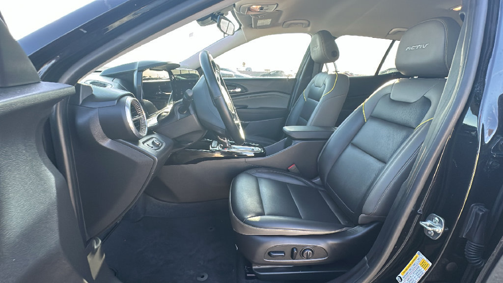 Used 2025 Chevrolet Trax ACTIV w/ Driver Confidence Package FWD image 4