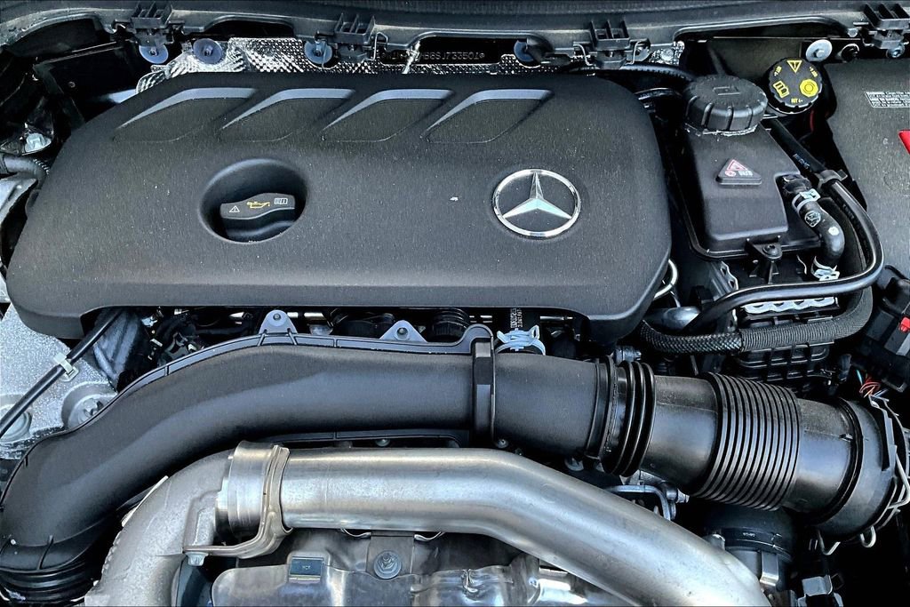 Used 2025 Mercedes-Benz GLA 250 4MATIC image 34