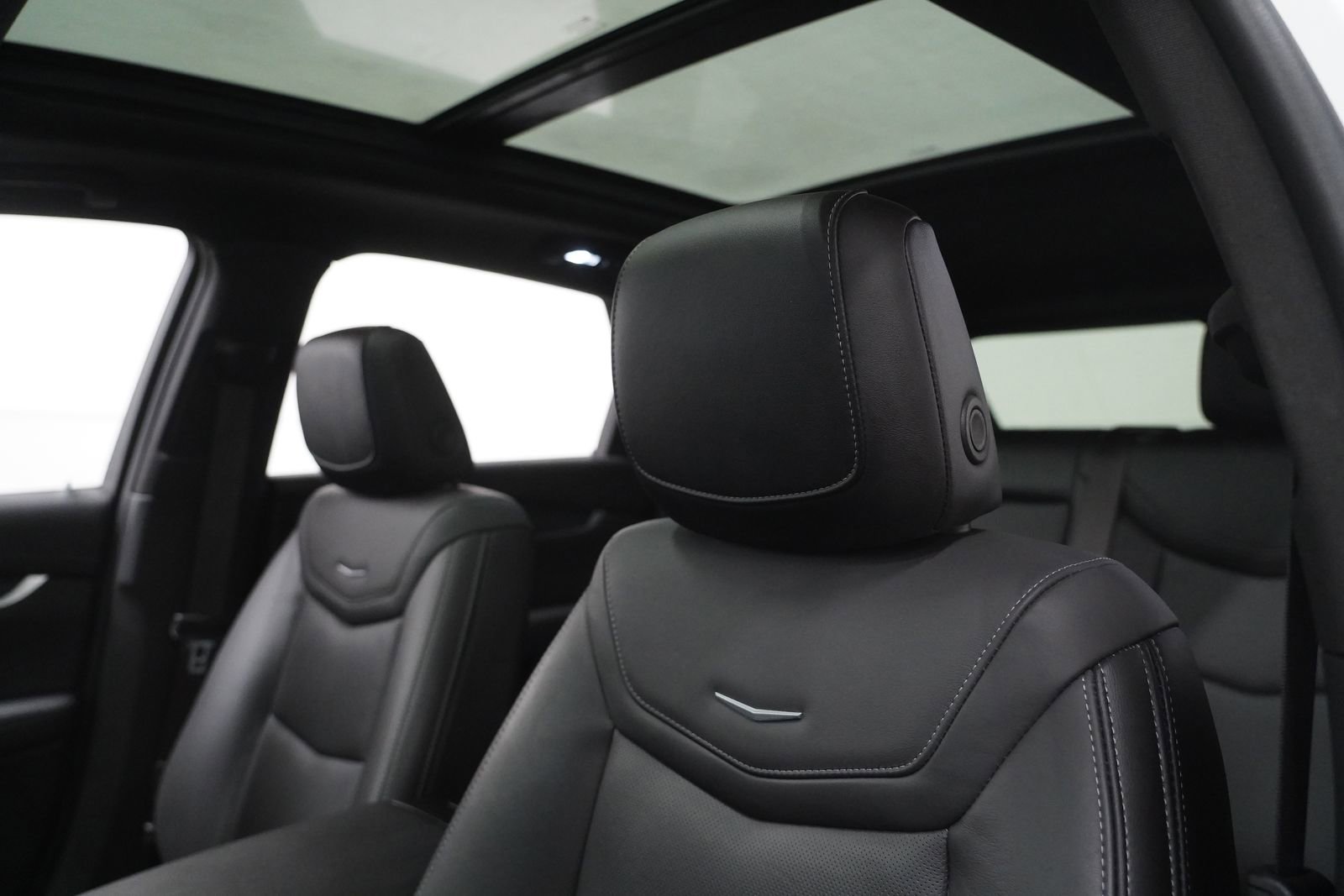 Used 2022 Cadillac XT5 Premium Luxury w/ LPO, Floor Liner Package image 14