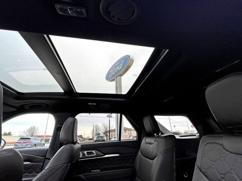 Used 2025 Ford Explorer Platinum w/ LUX Leather Package AWD/4WD image 21