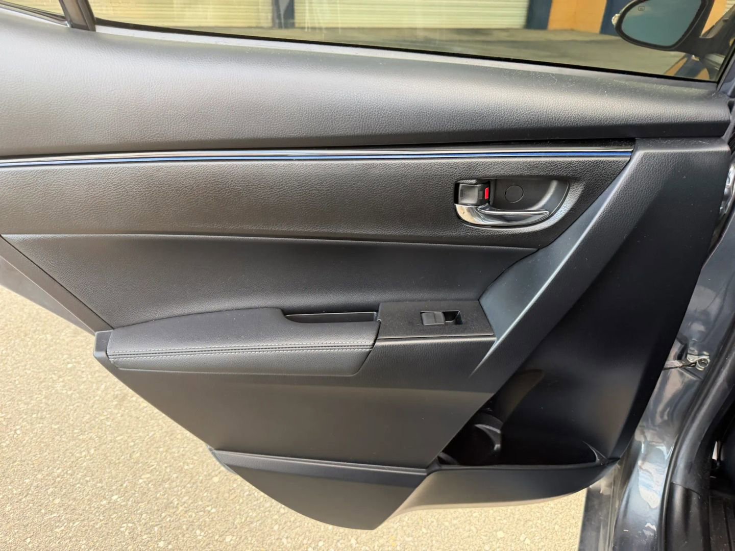 Used 2019 Toyota Corolla SE FWD image 12