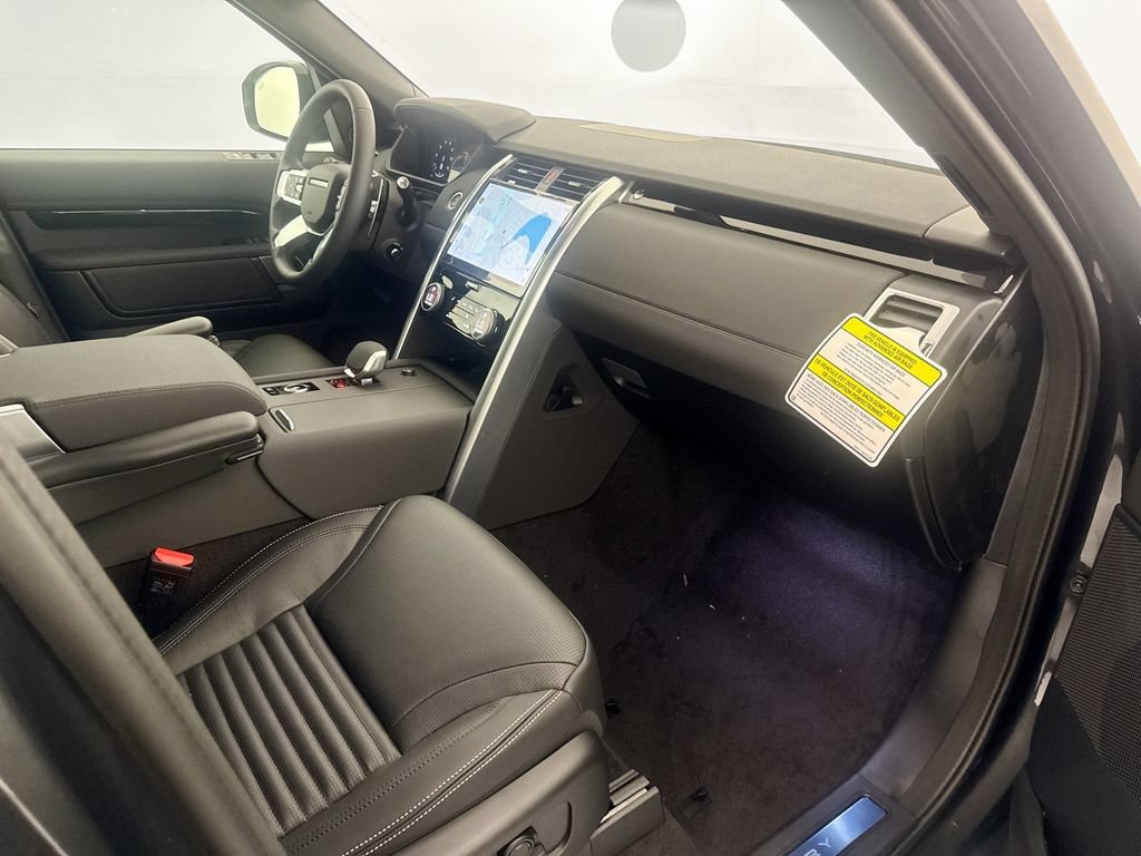 New 2026 Land Rover Discovery S AWD/4WD image 28