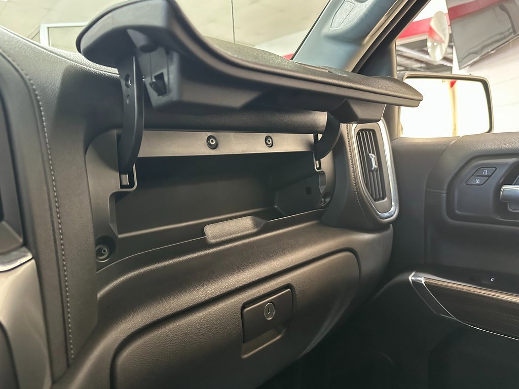 Used 2021 Chevrolet Silverado 1500 RST image 31