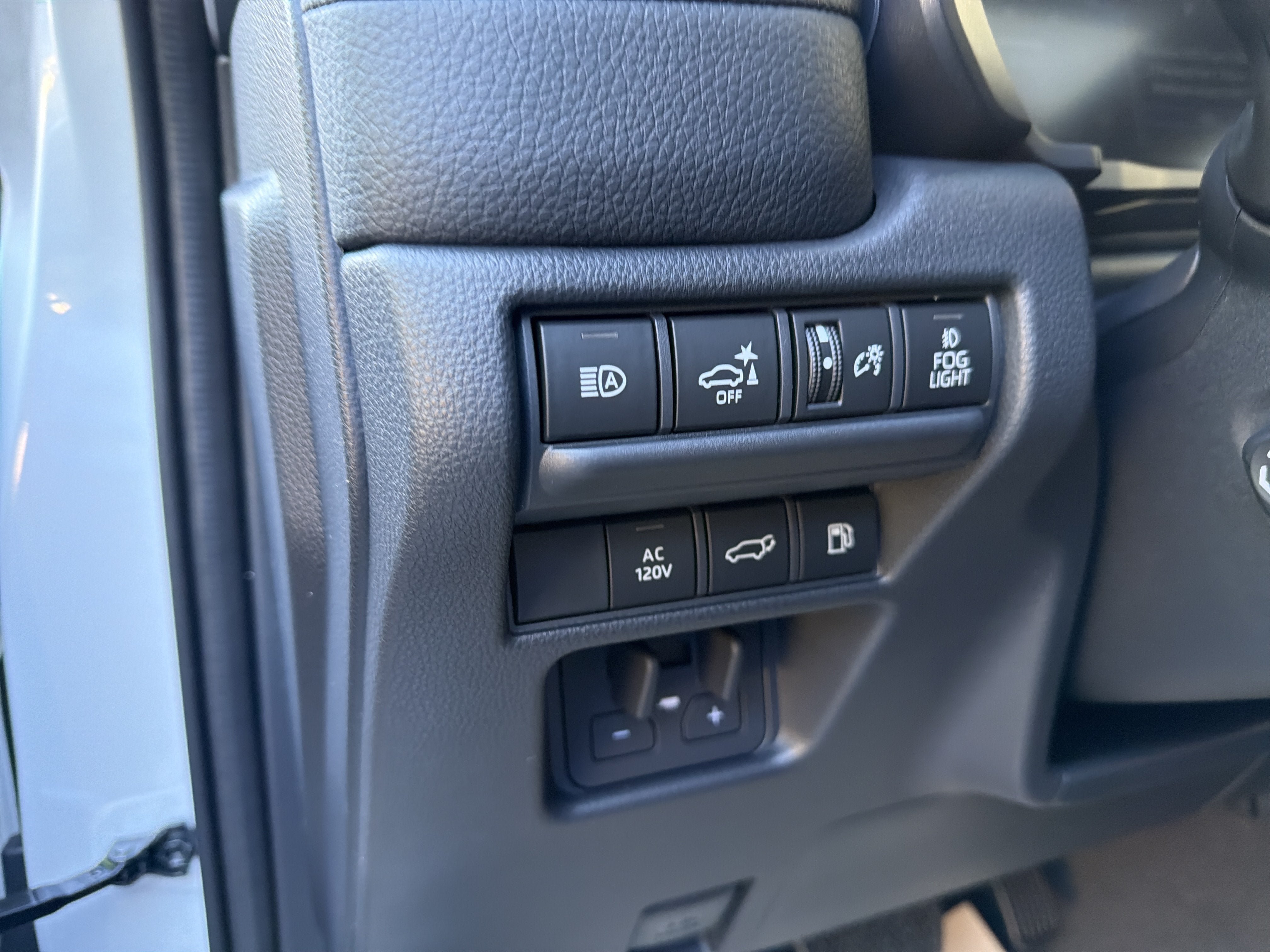 New 2027 Toyota Land Cruiser w/ Premium Package AWD/4WD image 9
