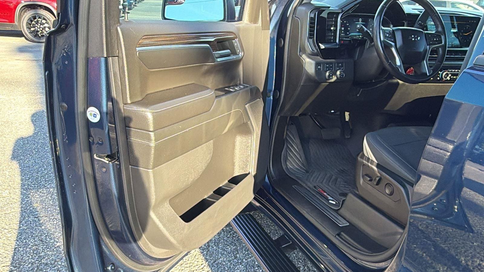 Used 2022 Chevrolet Silverado 1500 RST w/ Z71 Off-Road Package AWD/4WD image 13