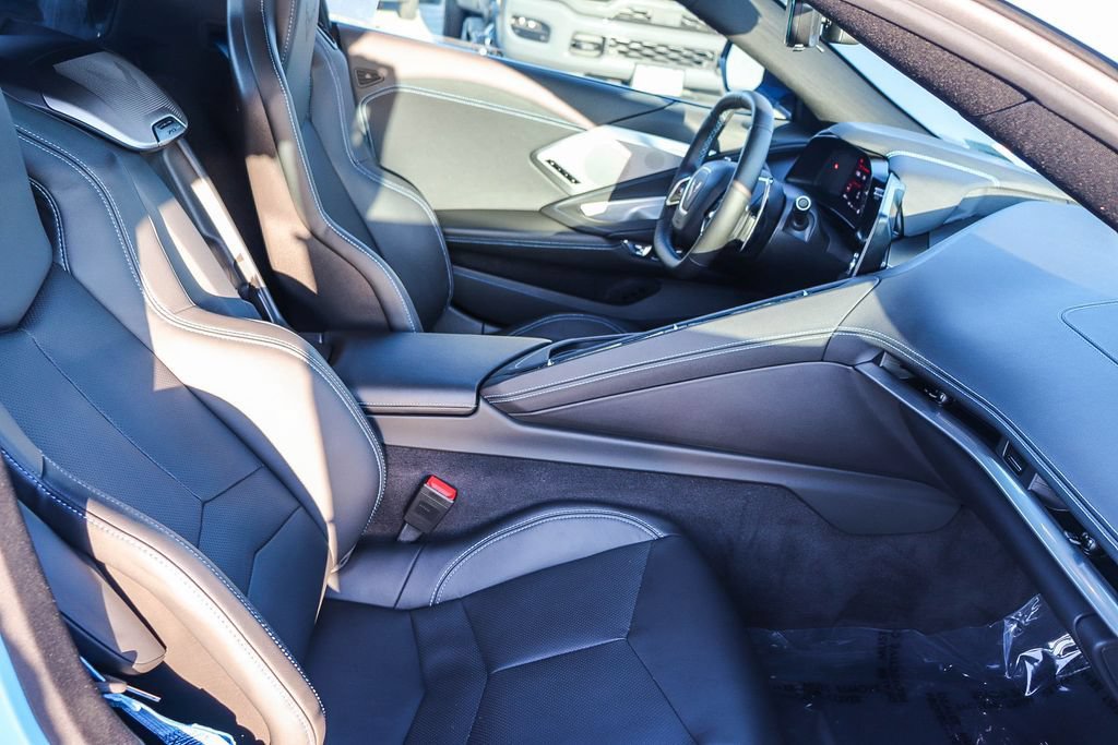 Used 2023 Chevrolet Corvette Stingray Preferred Cpe w/ Z51 Performance Package RWD image 18