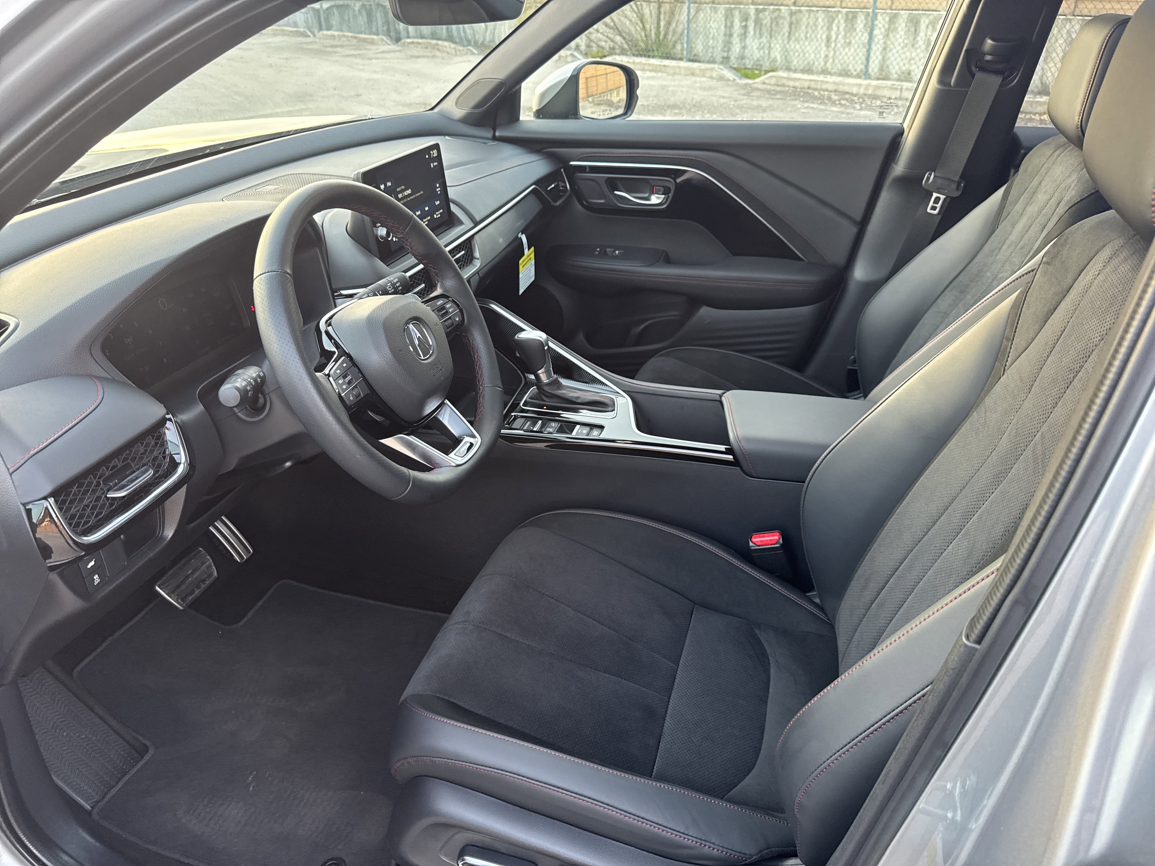 Used 2025 Acura ADX A-Spec image 9