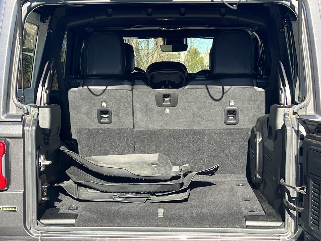 Used 2021 Jeep Wrangler Unlimited Sahara image 29