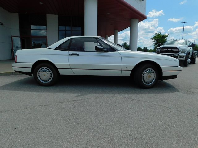 Used 1987 Cadillac Allante image 9