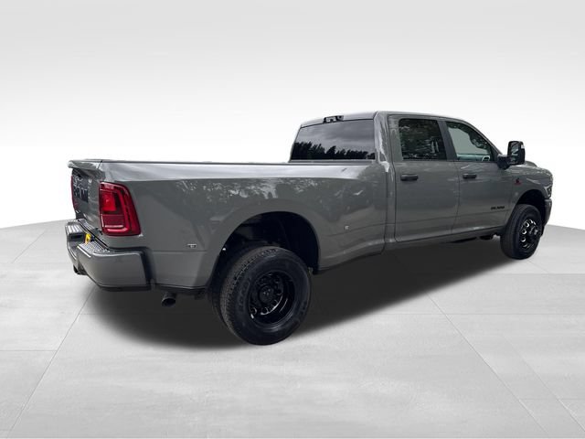 New 2026 RAM 3500 Big Horn AWD/4WD image 7