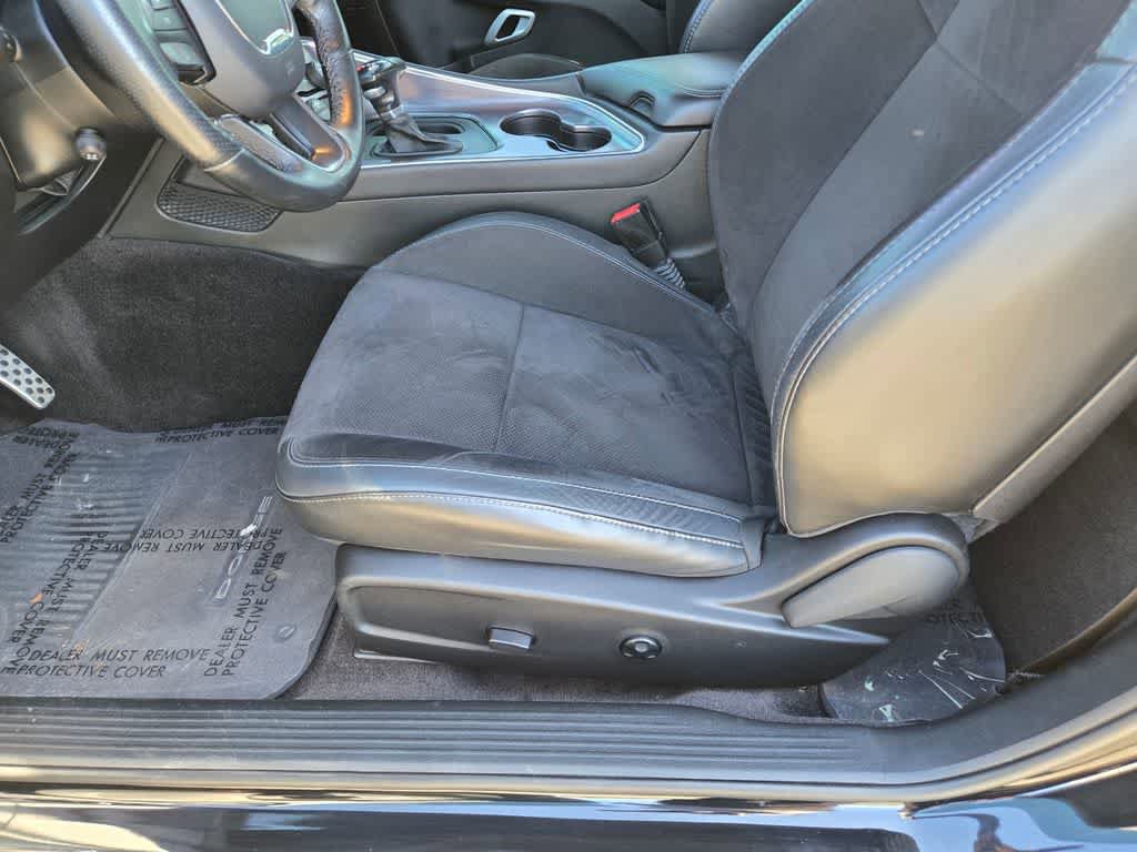 Used 2017 Dodge Challenger R/T Scat Pack RWD image 18