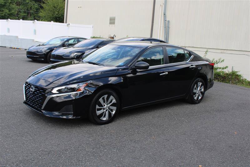 Used 2025 Nissan Altima 2.5 S FWD image 4