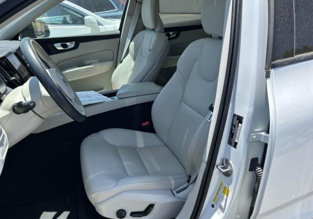 Used 2025 Volvo XC60 B5 Core AWD/4WD image 6